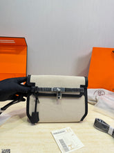 Load image into Gallery viewer, HM192 Hermes Kelly Depeches 25 / 25 x 19 cm
