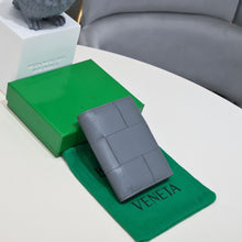 Load image into Gallery viewer, BV063  Small Cassette Bi-Fold Zip Wallet / 4.5x3.5x0.4inch
