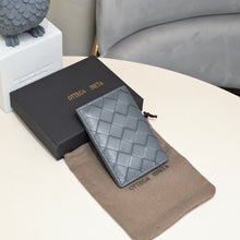 Load image into Gallery viewer, BV064 Intrecciato Flap Card Case / 4.4x3.1x0.4inch
