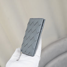 Load image into Gallery viewer, BV064 Intrecciato Flap Card Case / 4.4x3.1x0.4inch
