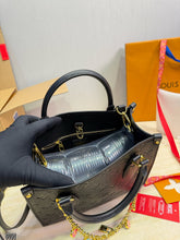 Load image into Gallery viewer, LB1488 LV OnTheGo Tote / 25 x 18 cm
