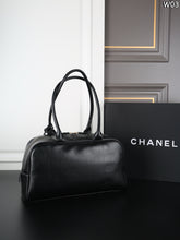 Load image into Gallery viewer, CC1446 CHANEL 26S Bowling Bag / Long Handle / 35 x 20 cm
