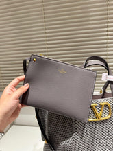 Load image into Gallery viewer, VLTN084 Medium Straw Summer Tote Bag / W13.8xH9.8xD6.7 in
