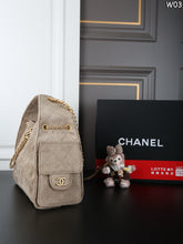 Load image into Gallery viewer, CC1195 CHANEL 25 Small Handbag / 11.8 x 10.2 x 5.5in
