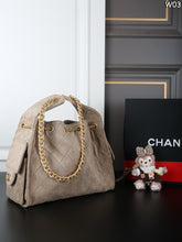 Load image into Gallery viewer, CC1195 CHANEL 25 Small Handbag / 11.8 x 10.2 x 5.5in
