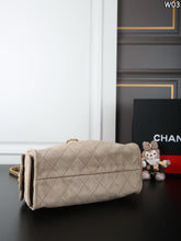 Load image into Gallery viewer, CC1195 CHANEL 25 Small Handbag / 11.8 x 10.2 x 5.5in
