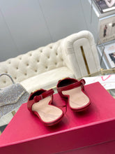 Load image into Gallery viewer, SE1295 Vlogo Slingback Pump/ Size5-11
