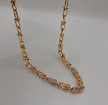 Load image into Gallery viewer, JW960 Tiffany Graduated Link Necklace
