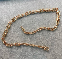 Load image into Gallery viewer, JW960 Tiffany Graduated Link Necklace
