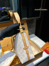 Load image into Gallery viewer, LB962 CarryAll PM / 11.4 x 9.4 x 4.7 inches
