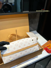 Load image into Gallery viewer, LB962 CarryAll PM / 11.4 x 9.4 x 4.7 inches
