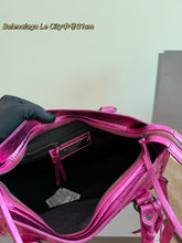 Load image into Gallery viewer, BC076 Balenciaga Le Cagole  / Large: 32 x 22 cm  Medium: 30  x 19 cm  Small: 24 x 14 cm
