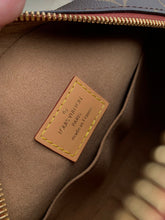 Load image into Gallery viewer, LB844 Boite Chapeau Souple MM / HIGHEST QUALITY VERSION / 7.9 x 8.9 x 3.1 inches
