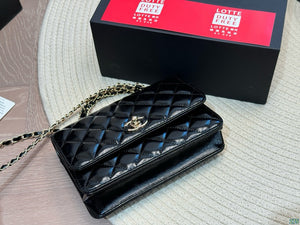 CC1021 Wallet on Chain / 4.8 × 7.5 × 1.4 in