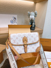 Load image into Gallery viewer, LB912 Diane / 9.4 x 5.9 x 3.5 inches
