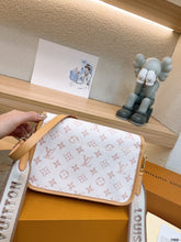 Load image into Gallery viewer, LB912 Diane / 9.4 x 5.9 x 3.5 inches
