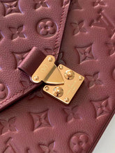 Load image into Gallery viewer, LB878 Pochette Métis / HIGHEST QUALITY VERSION / 9.8 x 7.5 x 2.8 inches
