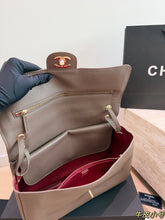 Load image into Gallery viewer, CC1447 Chanel 26S Flap Bag / 32 x 19.5 x 10 cm
