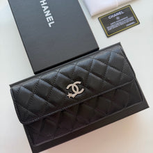 Load image into Gallery viewer, CC1449 CHANEL Lambskin Caviar Bifold Wallet / 19 x 10 cm
