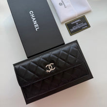 Load image into Gallery viewer, CC1449 CHANEL Lambskin Caviar Bifold Wallet / 19 x 10 cm
