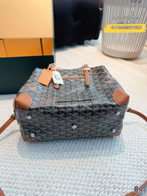 Load image into Gallery viewer, GY039 Bowling Bag / 11.8x5.9x9.4inch
