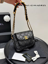 Load image into Gallery viewer, CC1122 Flap Bag with Top Handle / 8.3x5.9x2.4inch
