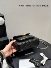 Load image into Gallery viewer, CC1122 Flap Bag with Top Handle / 8.3x5.9x2.4inch

