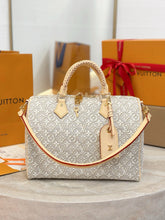 Load image into Gallery viewer, LB1493 LV Speedy Soft 30 / HIGHEST QUALITY VERSION / 30 x 21 x 17 cm
