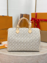 Load image into Gallery viewer, LB1493 LV Speedy Soft 30 / HIGHEST QUALITY VERSION / 30 x 21 x 17 cm
