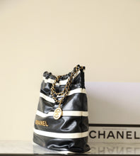 Load image into Gallery viewer, CC916 CHANEL 22 Bag / HIGHEST QUALITY VERSION / Small/Medium
