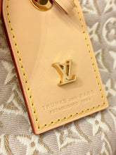 Load image into Gallery viewer, LB1493 LV Speedy Soft 30 / HIGHEST QUALITY VERSION / 30 x 21 x 17 cm
