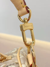 Load image into Gallery viewer, LB1493 LV Speedy Soft 30 / HIGHEST QUALITY VERSION / 30 x 21 x 17 cm
