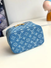 Load image into Gallery viewer, LB1495 LV Nice Mini Pochette / HIGHEST QUALITY VERSION / 20 x 13.5 x 12 cm
