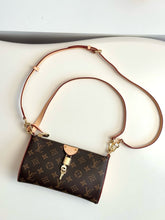 Load image into Gallery viewer, LB1496 LV Pochette Tirette / HIGHEST QUALITY VERSION / 22 x 12 x 5.5 cm
