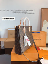 Load image into Gallery viewer, LB1000 Tote Bag / 11.8 x 3.9 x 12.6inch
