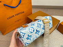 Load image into Gallery viewer, LB1004 OnTheGo East West / 9.8 x 5.1 x 3.9 inches
