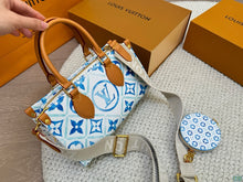 Load image into Gallery viewer, LB1004 OnTheGo East West / 9.8 x 5.1 x 3.9 inches
