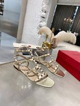 Load image into Gallery viewer, SE1131 V Rockstud Flat Calfskin Sandal with Straps / Size4-10

