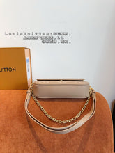 Load image into Gallery viewer, LB1005 Wallet On Chain Ivy / 9.3 x 4.7 x 1.7 inches
