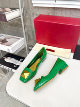 Load image into Gallery viewer, SE1059 ONE STUD Flat Shoes / Size5-10
