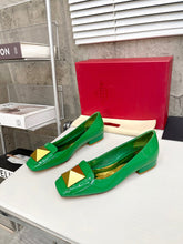 Load image into Gallery viewer, SE1059 ONE STUD Flat Shoes / Size5-10
