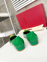 Load image into Gallery viewer, SE1059 ONE STUD Flat Shoes / Size5-10
