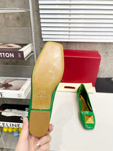 Load image into Gallery viewer, SE1059 ONE STUD Flat Shoes / Size5-10

