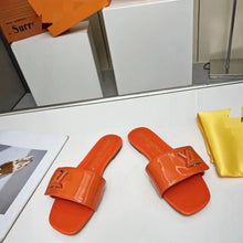 Load image into Gallery viewer, SE1057 LB Shake Flat Mule /  Size5-11
