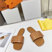 Load image into Gallery viewer, SE1057 LB Shake Flat Mule /  Size5-11
