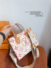 Load image into Gallery viewer, LB1003 OnTheGo PM / 9.8 x 7.5 x 4.5 inches
