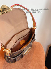 Load image into Gallery viewer, LB1006 Sunset / 10.6 x 7.1 x 1.2 inches
