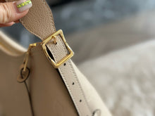 Load image into Gallery viewer, LB1008 CarryAll PM / 11.4 x 9.4 x 4.7 inches
