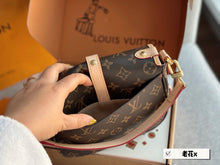 Load image into Gallery viewer, LB1007 Saumur BB / 7.9 x 6.3 x 3 inches
