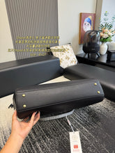 Load image into Gallery viewer, CC1452 Chanel Caviar Leather Commuter Tote / 41 x 27 cm
